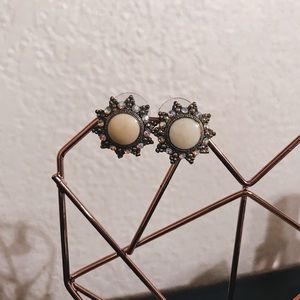 Francesca’s | Beautiful Sunburst Earrings